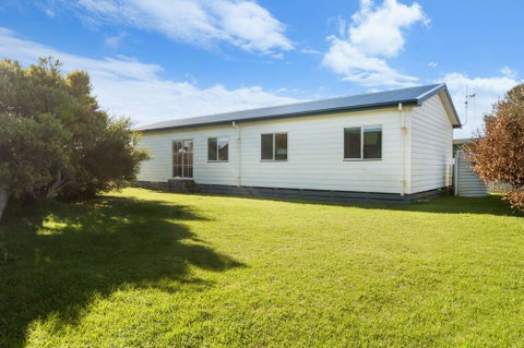 Julieanne - Accommodation Redcliffe 0