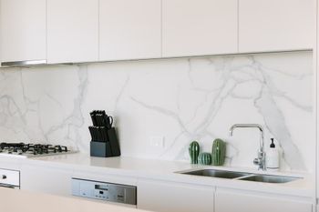 Super Spacious City View Apartments - Accommodation Redcliffe 5