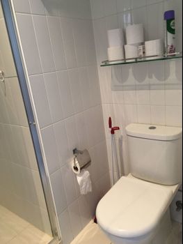 V Apartment - Accommodation Redcliffe 5