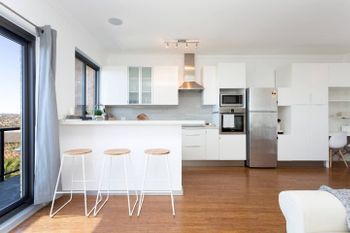 Beachside Apartment With Stunning Views & Parking - Accommodation Redcliffe 0