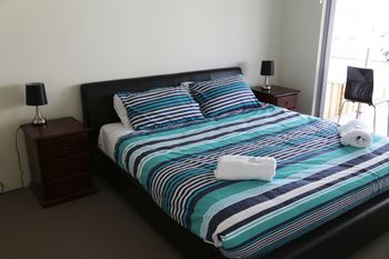 Waters Edge - Accommodation Redcliffe 4