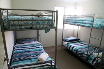Waters Edge - Accommodation Redcliffe 2