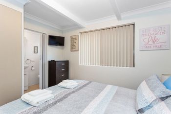 One Ocean - Accommodation Redcliffe 5