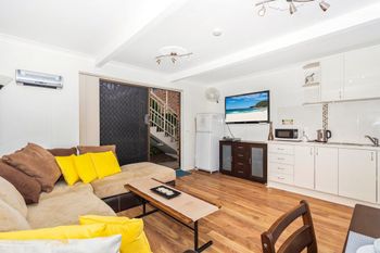 One Ocean - Accommodation Redcliffe 2