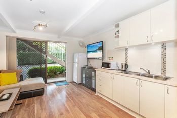 One Ocean - Accommodation Redcliffe 6