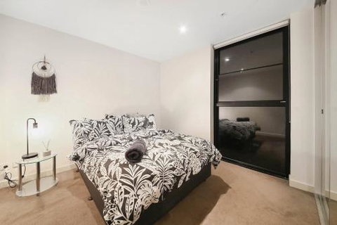 A Cozy 2BR CBD Apartment Near Bourke St. Mall - Accommodation Redcliffe 3