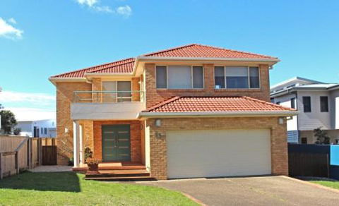DAY DREAMING On DONLAN - Accommodation Redcliffe 0