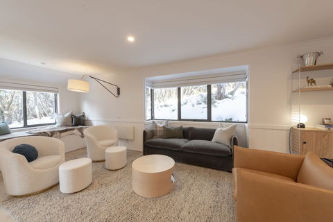Discobulous 7 - Accommodation Redcliffe 6