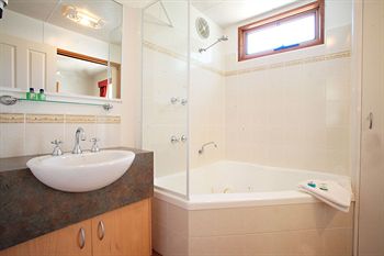 Yarraby Holiday Park - Accommodation Redcliffe 1