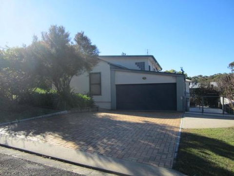 SPUR Of THE MOMENT - Accommodation Redcliffe 0