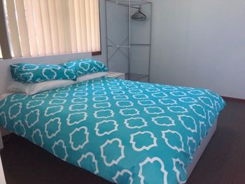 Caves Cottage - Accommodation Redcliffe 6