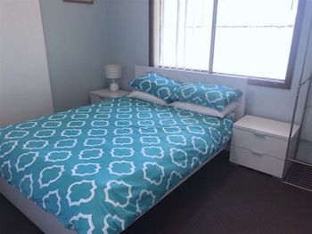 Caves Cottage - Accommodation Redcliffe 3