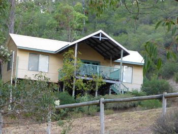 Nannup Valley Chalets - Accommodation Redcliffe 2