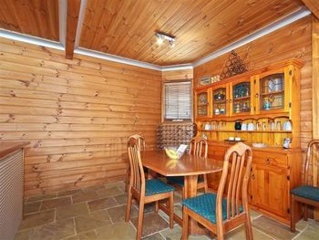 Hidden Oasis - Accommodation Redcliffe 4