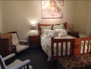 Edgeworth Street Manor - Accommodation Redcliffe 3