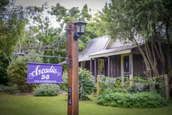 Arcadia Bed & Breakfast & Cottages - Accommodation Redcliffe 0