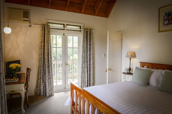 Arcadia Bed & Breakfast & Cottages - Accommodation Redcliffe 1