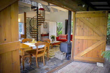 Arcadia Bed & Breakfast & Cottages - Accommodation Redcliffe 6