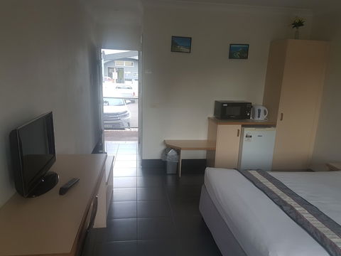 Jopen Cafe & Motel - Accommodation Redcliffe 5
