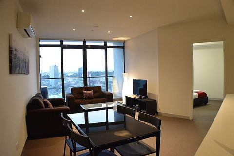 Royal Stays Apartments Southbank - Accommodation Redcliffe 3