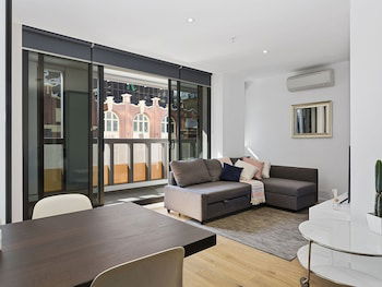 CHARLOTTE Manhatten Building Near Spencer St. & Southern Cross Station - Accommodation Redcliffe 6