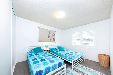 Hibiscus Court Unit 4 - Accommodation Redcliffe 1
