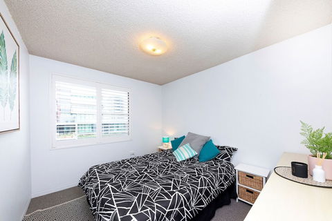 Hibiscus Court Unit 4 - Accommodation Redcliffe 4