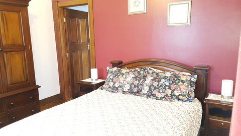 The Postmaster Inn BnB - Accommodation Redcliffe 3