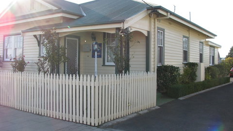 The Postmaster Inn BnB - Accommodation Redcliffe 0