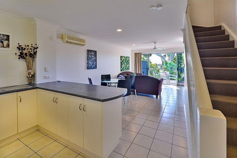 Sunset Waters Apartments - Accommodation Redcliffe 4