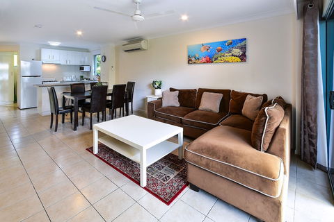 Sunset Waters Apartments - Accommodation Redcliffe 6