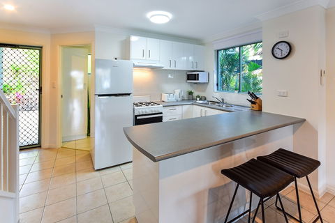 Sunset Waters Apartments - Accommodation Redcliffe 3