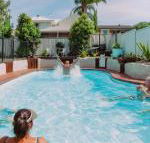Beach  Bay Holiday House - Accommodation Redcliffe