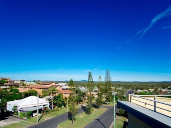 Seaspray Apartments - Accommodation Redcliffe 0