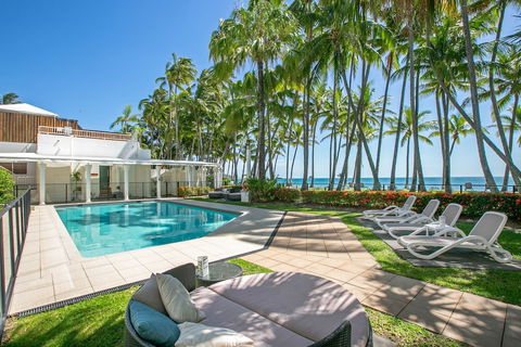 Poolside Apt In Alamanda Beachfront Resort 67 - Accommodation Redcliffe 0