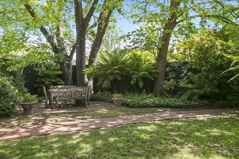 Boutique Stays - Frankie's Place - Accommodation Redcliffe 6