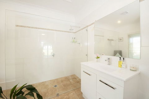 Rosby Guesthouse - Accommodation Redcliffe 6