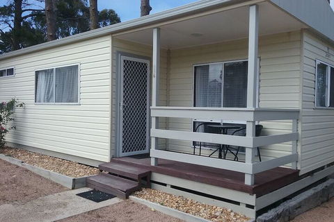 Lakes Caravilla Caravan Park - Accommodation Redcliffe 1