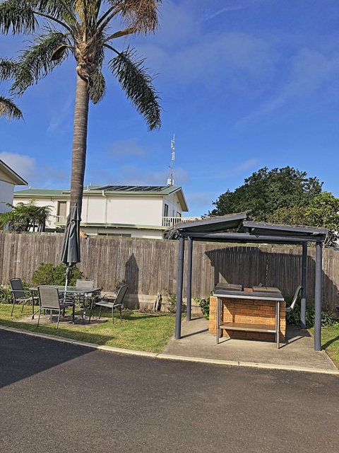 Albatross - Accommodation Redcliffe 6