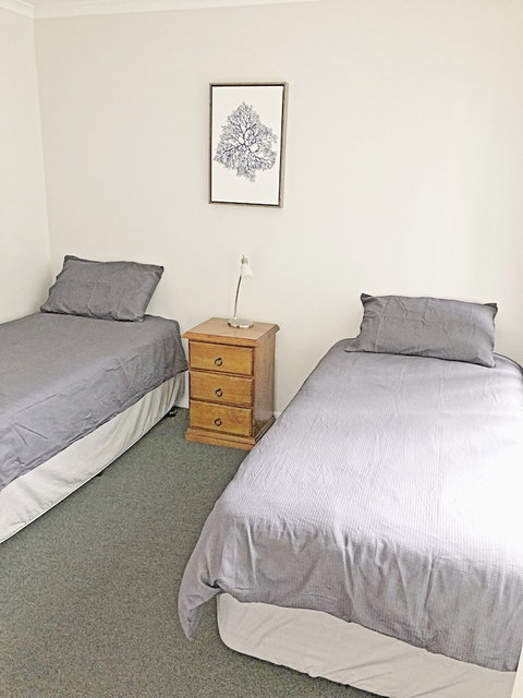 Albatross - Accommodation Redcliffe 3