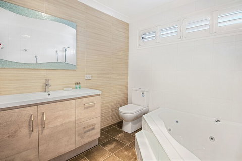 Forresters Beach Bed & Breakfast - Accommodation Redcliffe 1