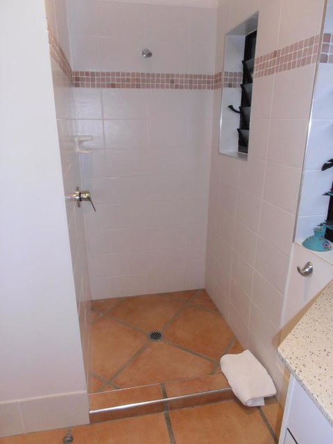 Floriana Villas - Accommodation Redcliffe 4