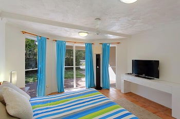 A PERFECT STAY - Clarkes Beach Villa - Accommodation Redcliffe 3