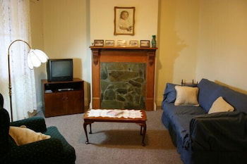 A Settler's Cottage - Accommodation Redcliffe 2