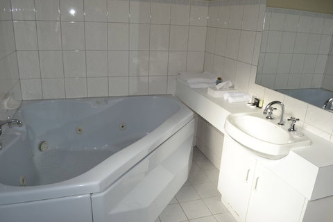 Lightkeepers Inn Motel - Accommodation Redcliffe 3