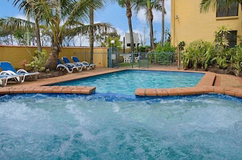 Kalua Holiday Apartments - Accommodation Redcliffe 0