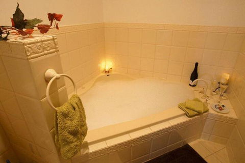 The Vintage Bed & Breakfast - Accommodation Redcliffe 3