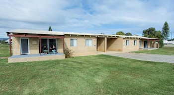 Cervantes Holiday Homes - Accommodation Redcliffe 2