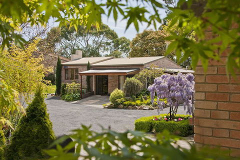 The Shingles Riverside Cottages - Accommodation Redcliffe 7