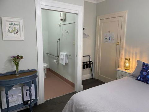 Explorers Lodge - Accommodation Redcliffe 4